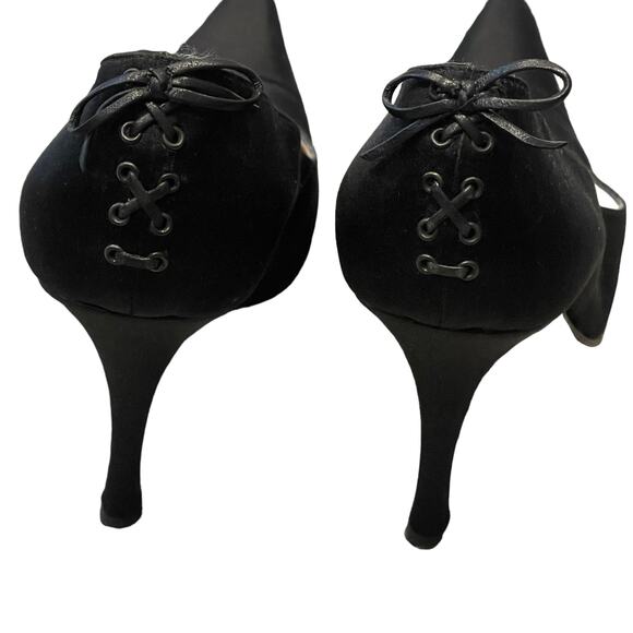 Vera Wang Authentic Lace Up Back Satin Pumps Pointed Toe Black Size 8 - Picture 9 of 9
